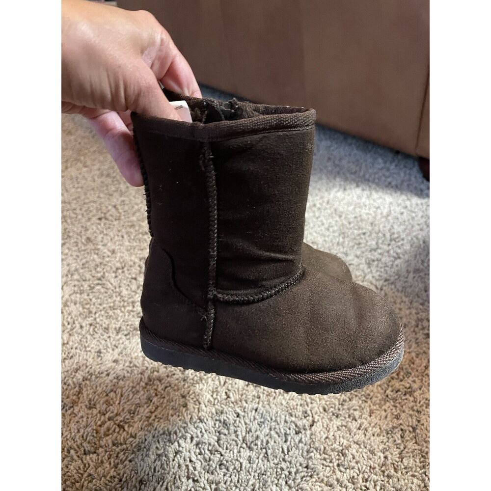 Toddler Girl Sz. 8 Brown “ Furry” Zip Boots. Target. Exc. Condition
